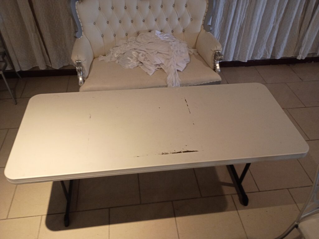 Folding rectangular table Folding rectangular table